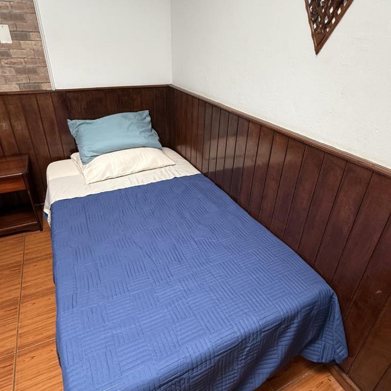 Hostal Vaihere - Triple Room with Private Bathroom - 13