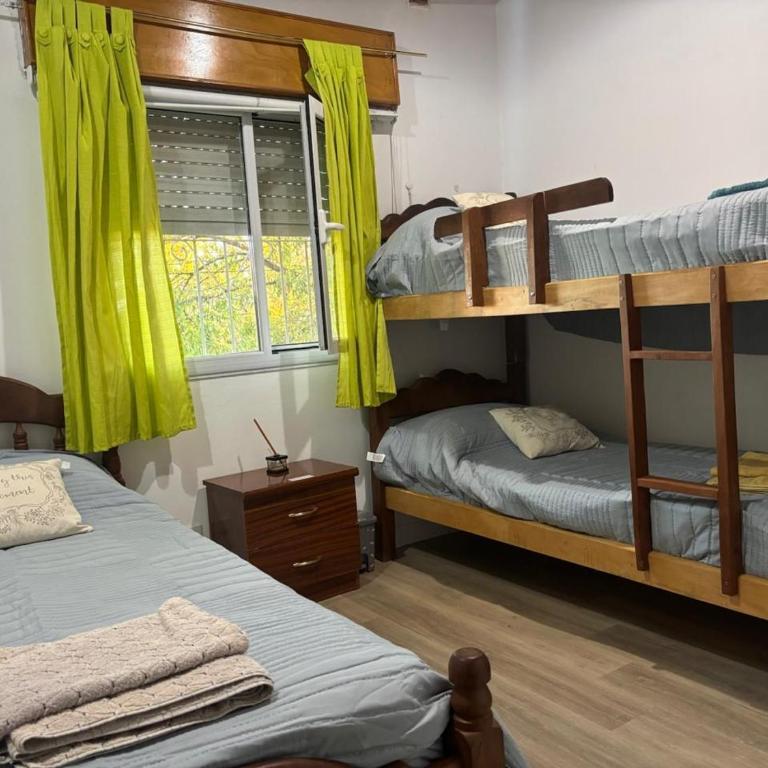 Amplio Depto 3 dormitorios hasta 7 huéspedes, Familias y Corporativos, garage privado, Terraza con Parrilla "Stay Neuquen" - Apartamento de 3 dormitorios - Planta Alta - 29