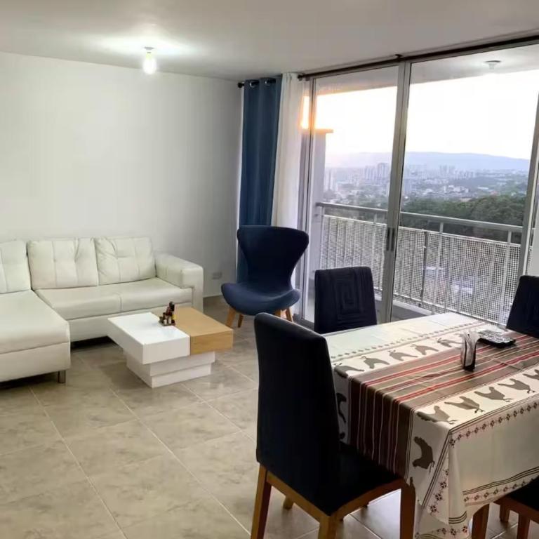 Comodo Apto 2Hab con Piscina, Gym y Balcón - Apartamento de 2 dormitorios - 24