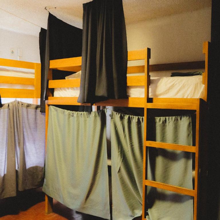 Desert Heart Hostel - Bed in 8-Bed Mixed Dormitory Room - 3