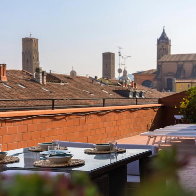 Top Floor - Bologna in your gaze - BeMyHost - One-Bedroom Apartment - 1