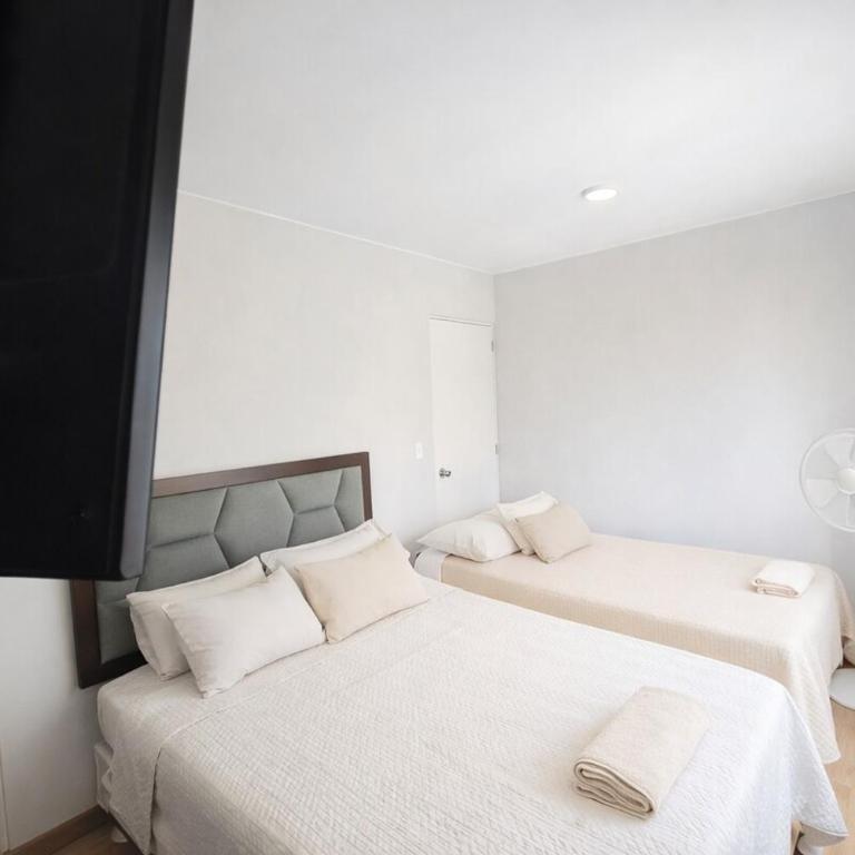 Amplio departamento en Lima - Two-Bedroom Apartment - 11