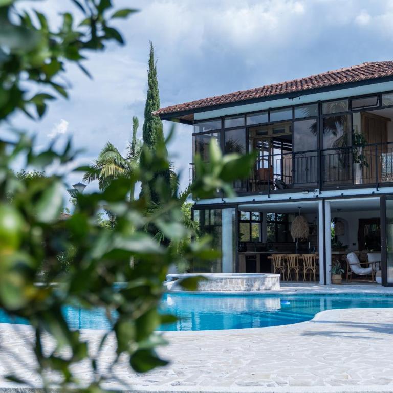 Casa Guaduales casa campestre privada con piscina en Quimbaya - Casa de 5 dormitorios - 50