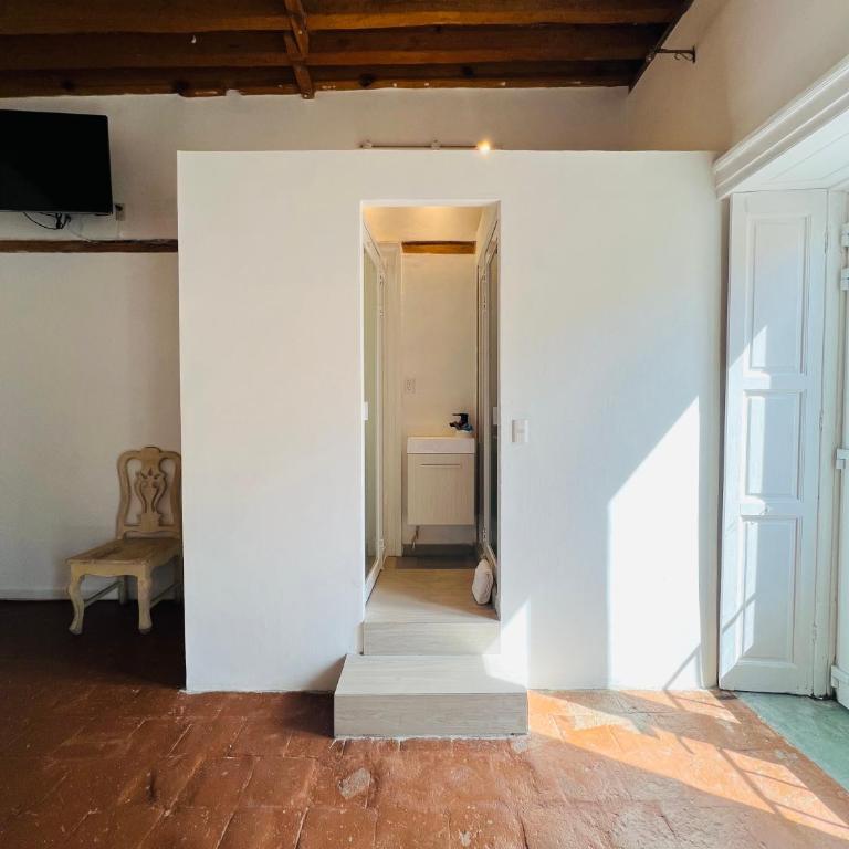 Mansion Von Humboldt - Suite with City View - 11