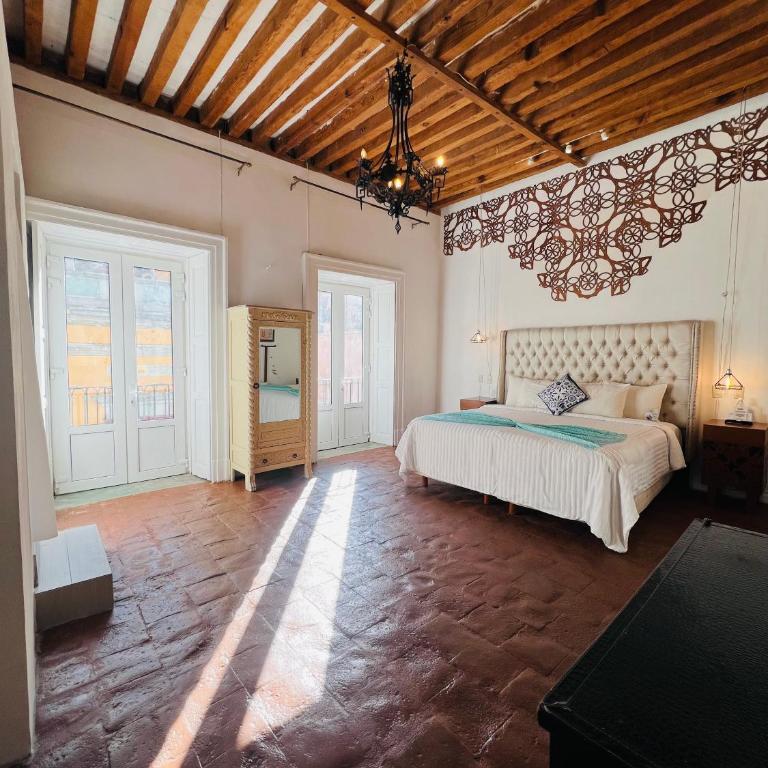 Mansion Von Humboldt - Suite with City View - 1
