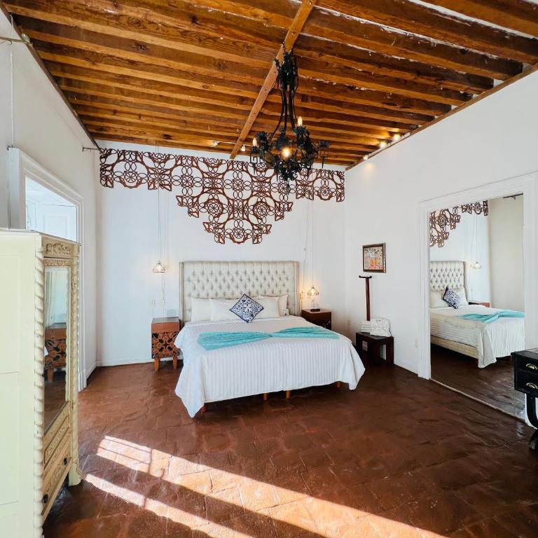 Mansion Von Humboldt - Suite with City View - 4