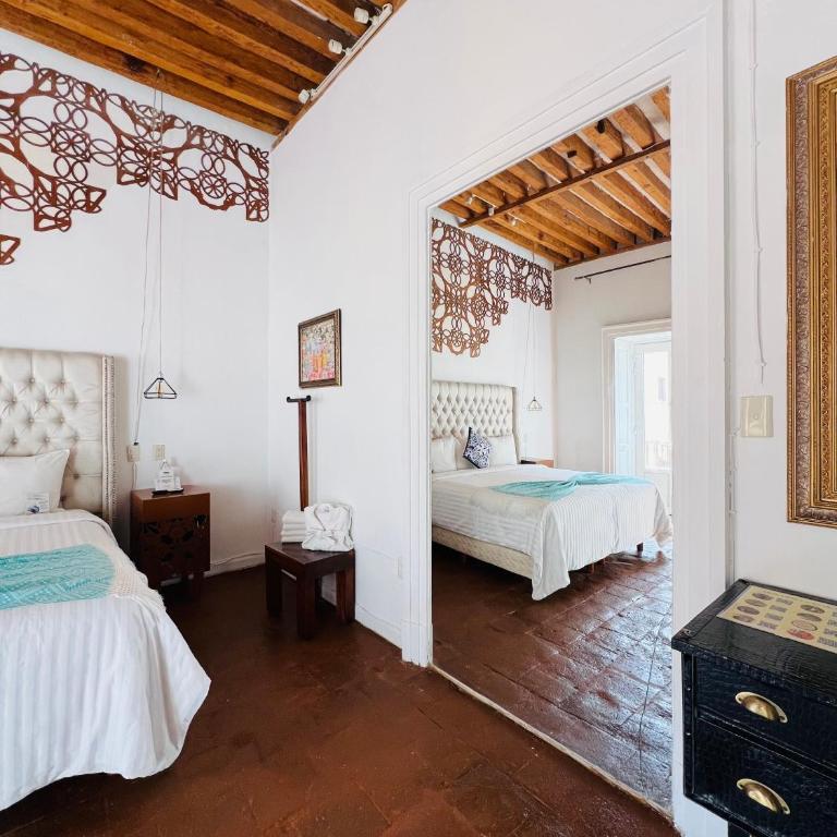 Mansion Von Humboldt - Suite with City View - 6