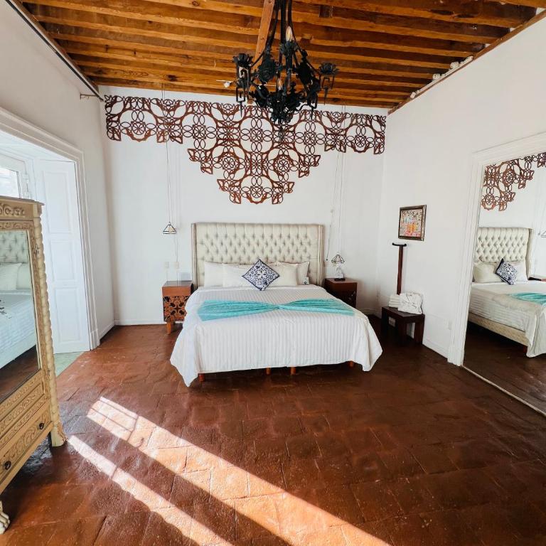 Mansion Von Humboldt - Suite with City View - 8