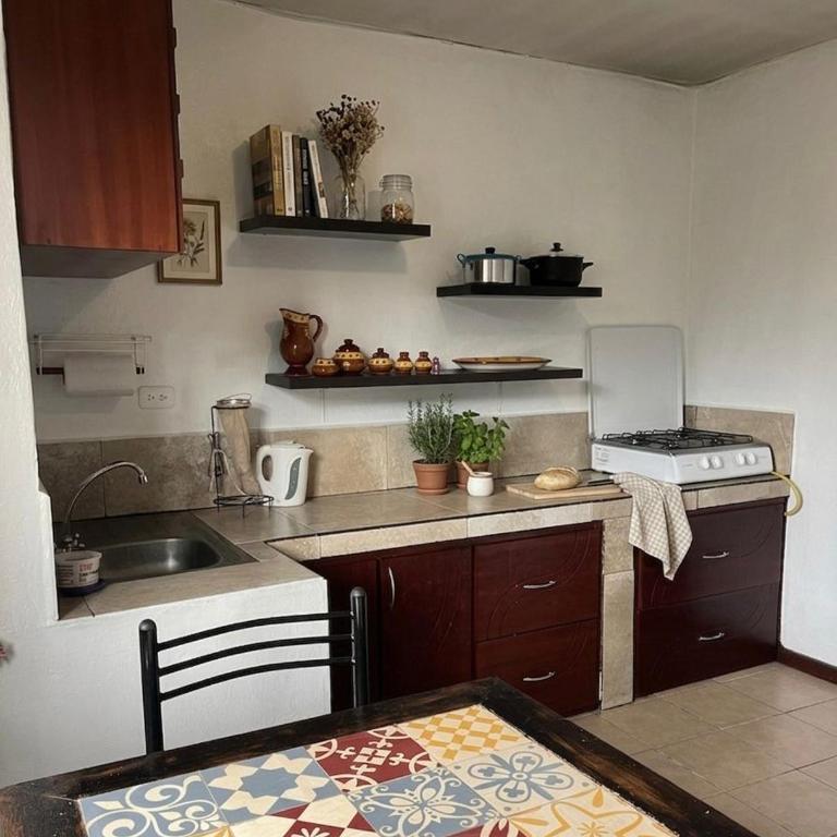 Suite completamente equipada con garaje cerca del centro histórico - Apartamento de 1 dormitorio - 3