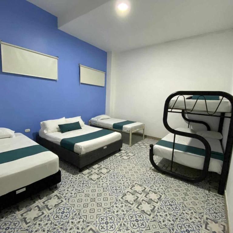 Samario Hostal Santa Marta - Cama en habitación compartida mixta de 6 camas - 1