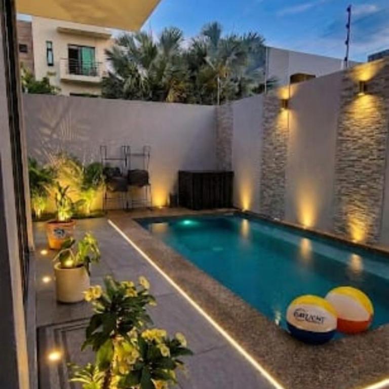Casa Bella 6-bedrooms Pool Vacation Home 18 guests - Casa de 7 dormitorios - 1