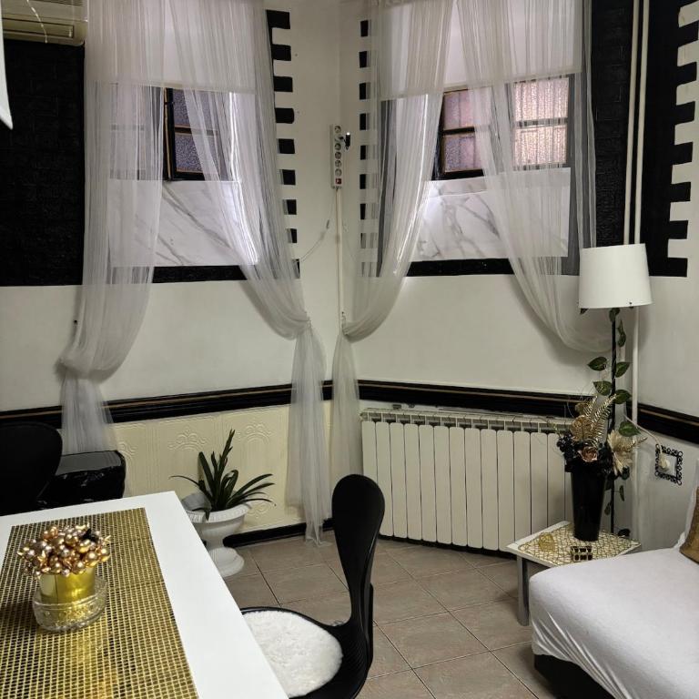 Low cost studio underground - One-Bedroom Apartment - 5