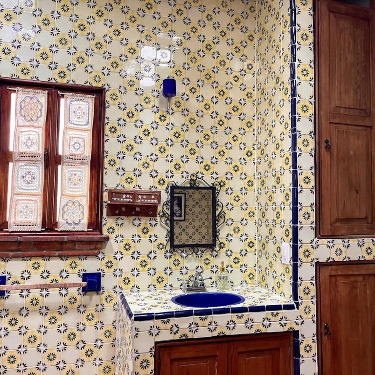 Beautiful and spacious Colonial Home, Mexico City - Villa - 69