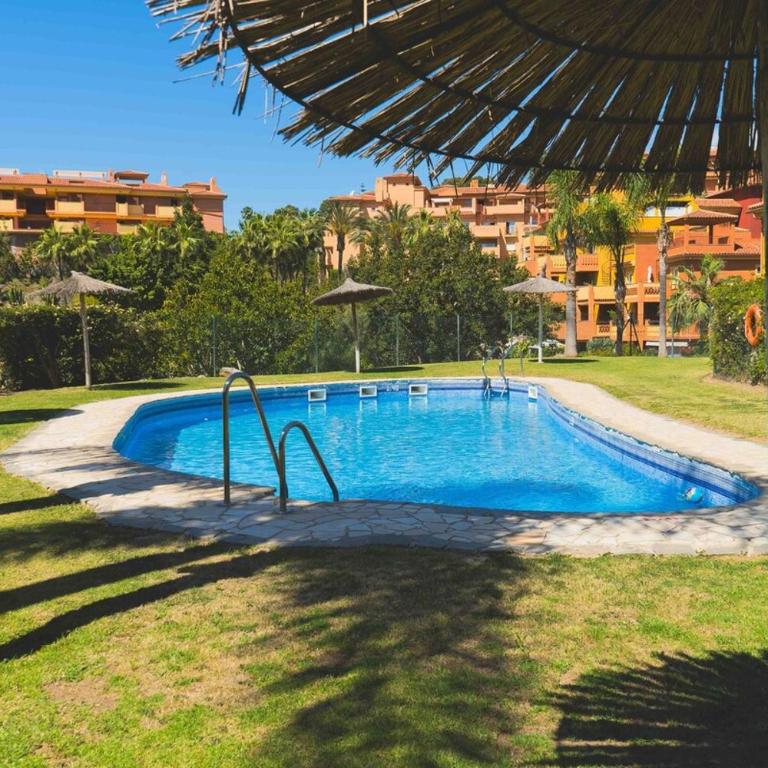 Paraíso Natural en Marbella con Piscina y Parking - Apartamento - 4