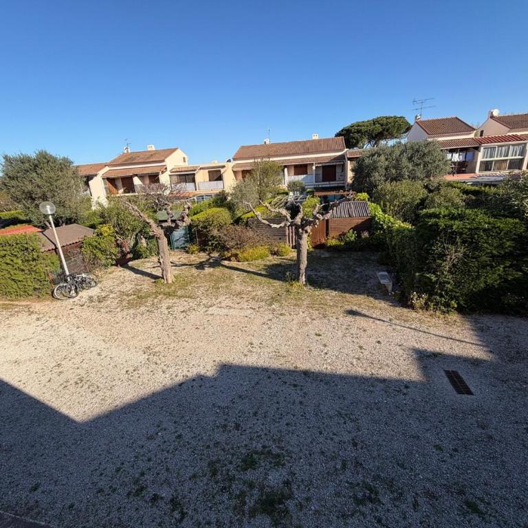 Studio mezzanine a moins de 800m de la mer de La Londe - One-Bedroom Apartment - 11