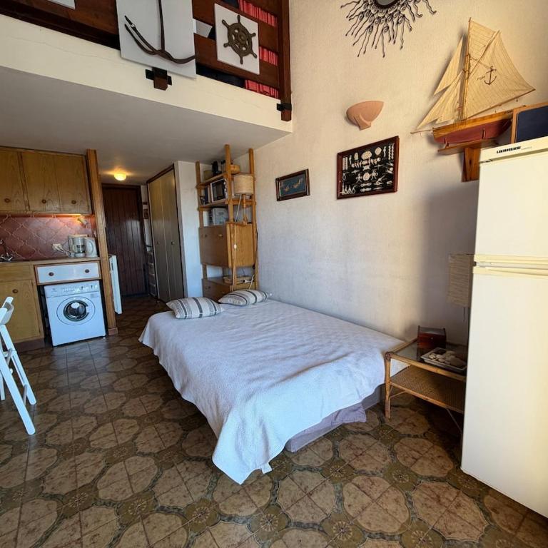 Studio mezzanine a moins de 800m de la mer de La Londe - One-Bedroom Apartment - 13