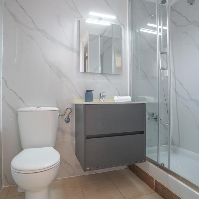 Holiday Primera Linea Magic World - Apartamento Deluxe de 2 dormitorios con vistas al mar - 9