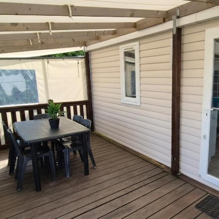 Camping Paradis Les Jonquilles - Mobile Home Confort - 2 Chambres - 5