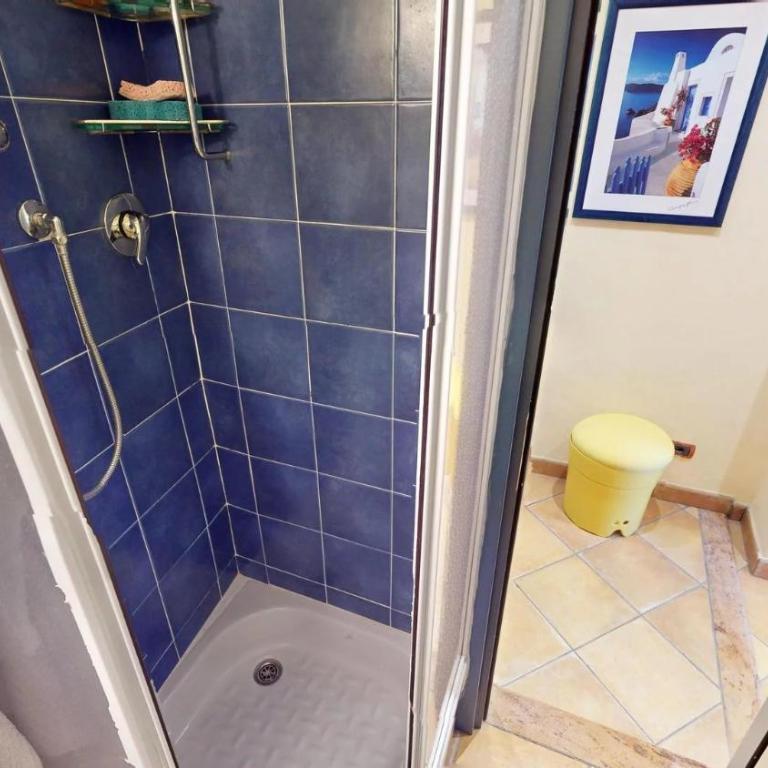 109RDLC - Agréable petit 2 pieces climatisé avec vue mer panoramique en plein coeur de la vieille ville de Menton - Appartement 1 Chambre - 4