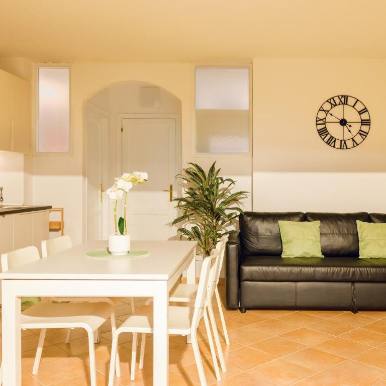 SHARED SWIMMING POOL, House relax Lu Bagnu - Appartamento con 2 Camere da Letto - 7