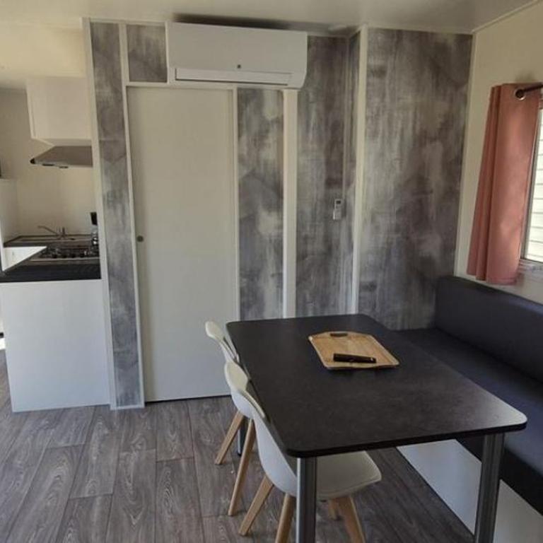 Camping Paradis Les Jonquilles - Premium Mobile Home with Air-Conditioning - 3 Bedrooms - 6
