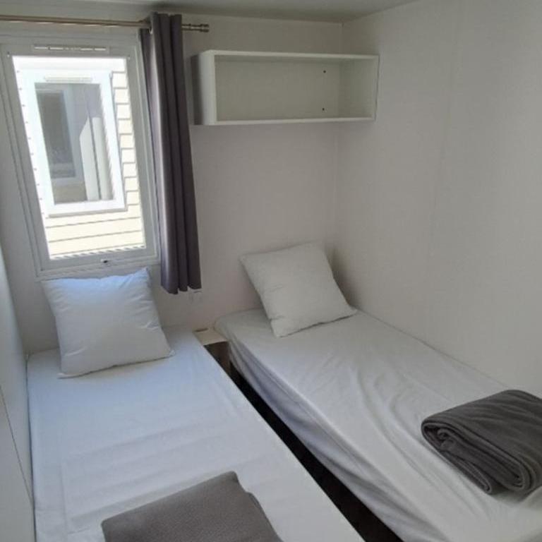 Camping Paradis Les Jonquilles - Mobile Home Confort - 3 Chambres - 2