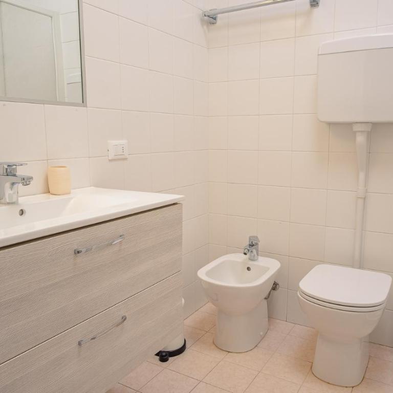 Sweet Lake Apartment - Italian Homing - Appartamento con 2 Camere da Letto - 15