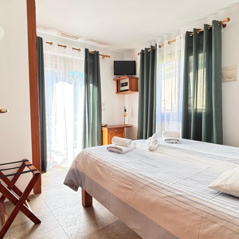 Hotel La Bastide - Chambre Double (Balcon ou Rez de Jardin) - 14