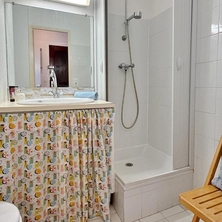 Sea view, terrace, and swimming pool in the heart of the Esterel - Appartement 2 Chambres - 7