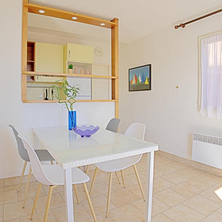 Sea view, terrace, and swimming pool in the heart of the Esterel - Appartement 2 Chambres - 8