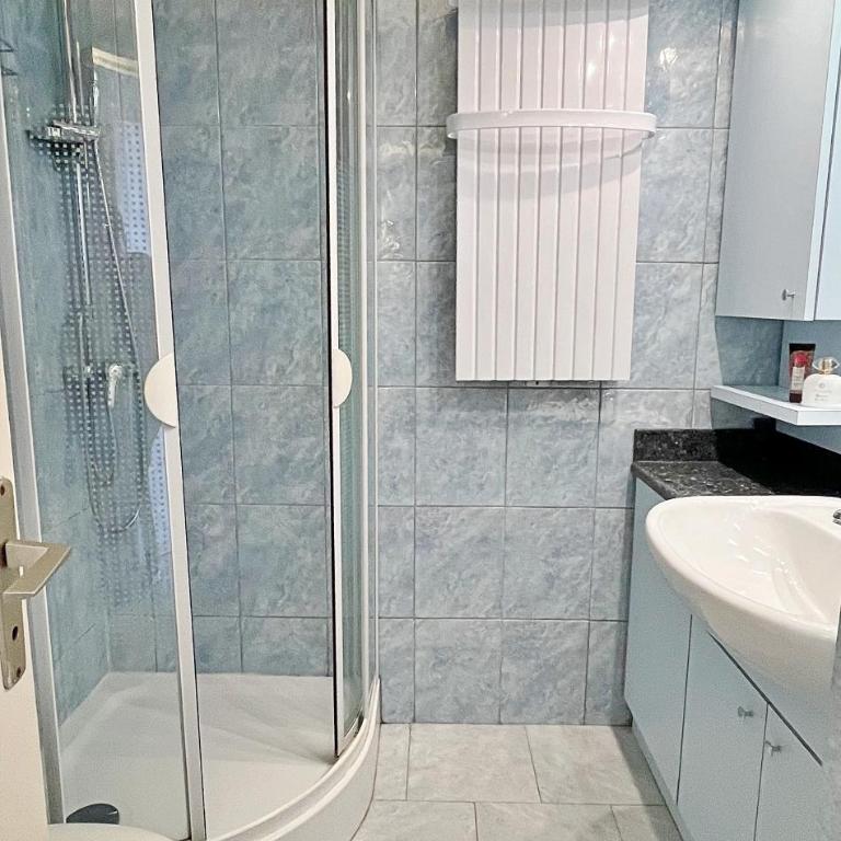 Sea view, terrace, and swimming pool in the heart of the Esterel - Appartement 2 Chambres - 11