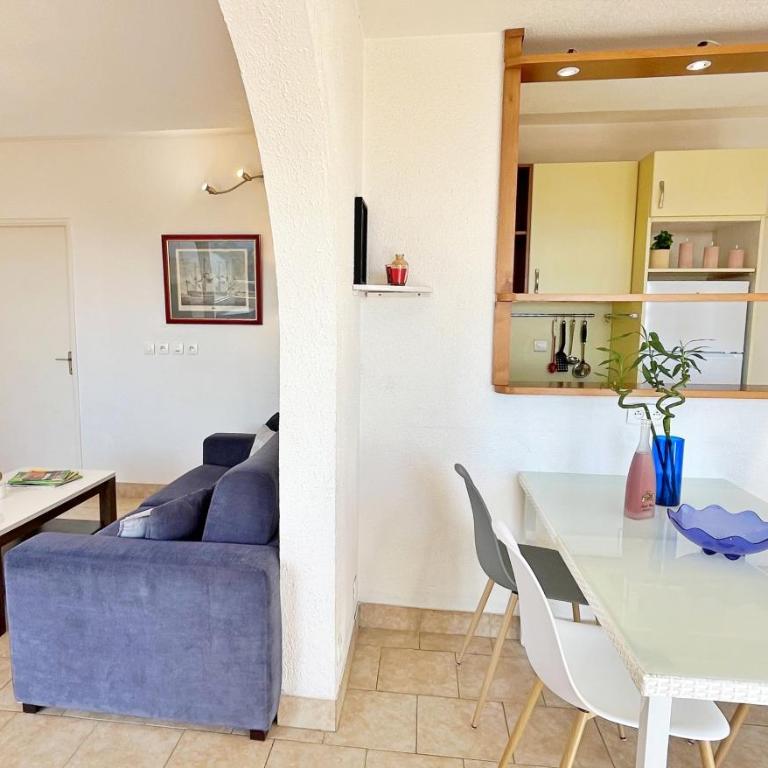Sea view, terrace, and swimming pool in the heart of the Esterel - Appartement 2 Chambres - 12