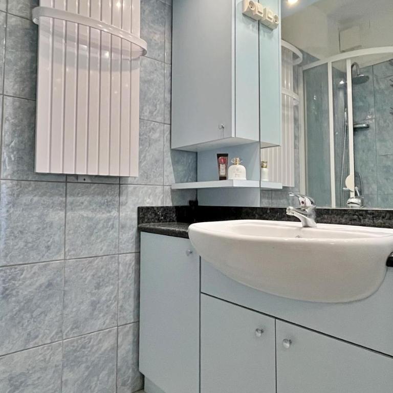 Sea view, terrace, and swimming pool in the heart of the Esterel - Appartement 2 Chambres - 15