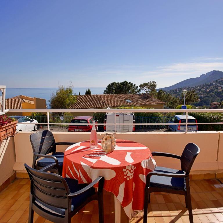 Sea view, terrace, and swimming pool in the heart of the Esterel - Appartement 2 Chambres - 18
