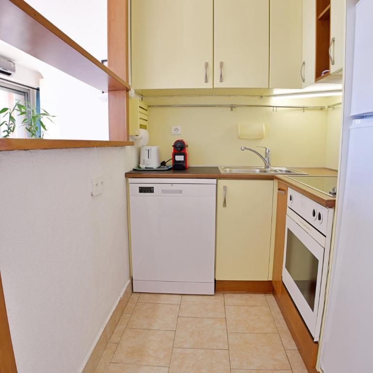 Sea view, terrace, and swimming pool in the heart of the Esterel - Appartement 2 Chambres - 21