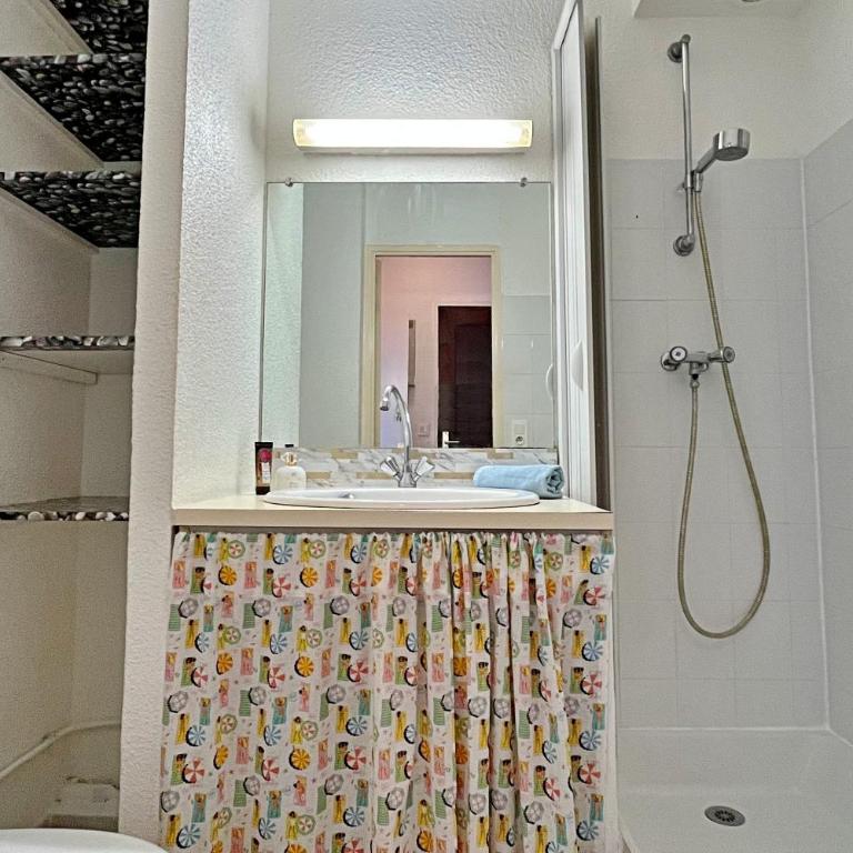 Sea view, terrace, and swimming pool in the heart of the Esterel - Appartement 2 Chambres - 27