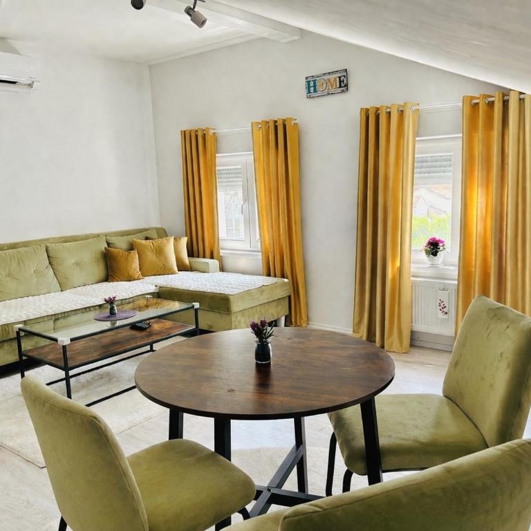 Urban Gold Apartment - Apartman sa 3 Spavaće Sobe i Pogledom - 1