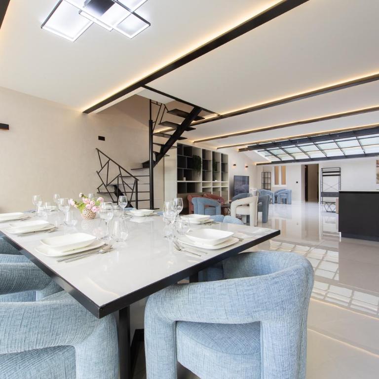 Luxury Apartment - Central Cannes, near Beach & Palais - LRACANNES - BLOOM - Six-Bedroom Duplex Apartment with Private Pool, Hot tub, Sauna, and Terrace - 5