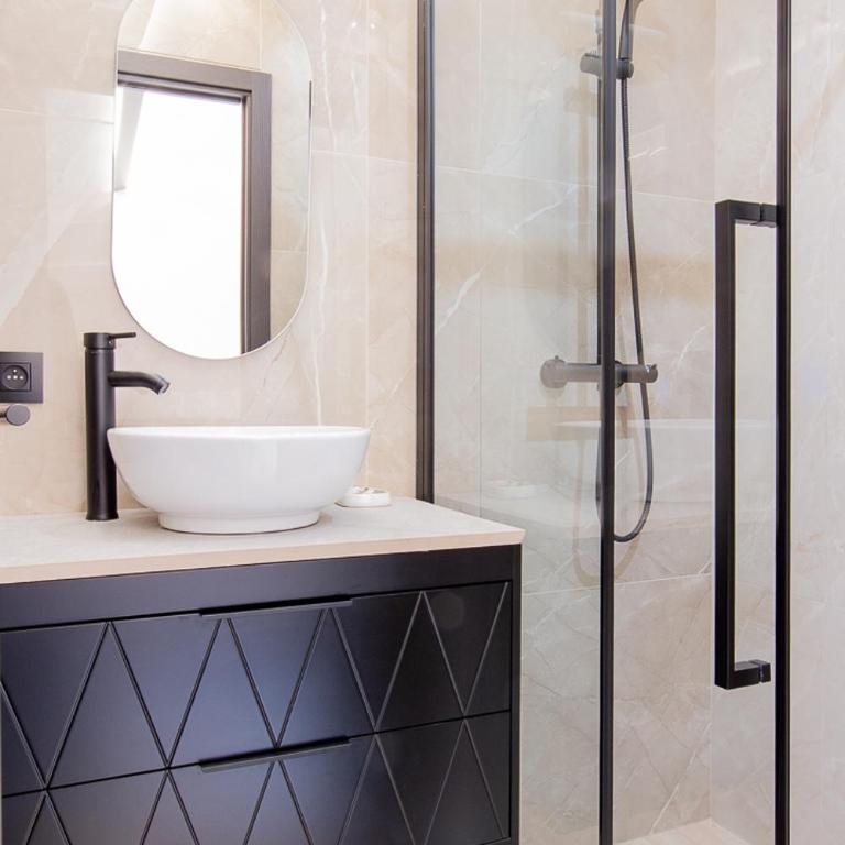 Luxury Apartment - Central Cannes, near Beach & Palais - LRACANNES - BLOOM - Six-Bedroom Duplex Apartment with Private Pool, Hot tub, Sauna, and Terrace - 17