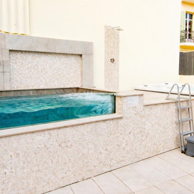 Luxury Apartment - Central Cannes, near Beach & Palais - LRACANNES - BLOOM - Six-Bedroom Duplex Apartment with Private Pool, Hot tub, Sauna, and Terrace - 4