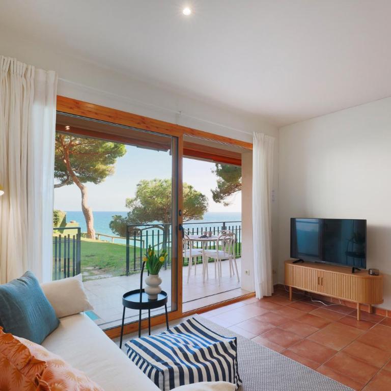 Seafront Views Apartment in Platja d'Aro - Apartamento - 3