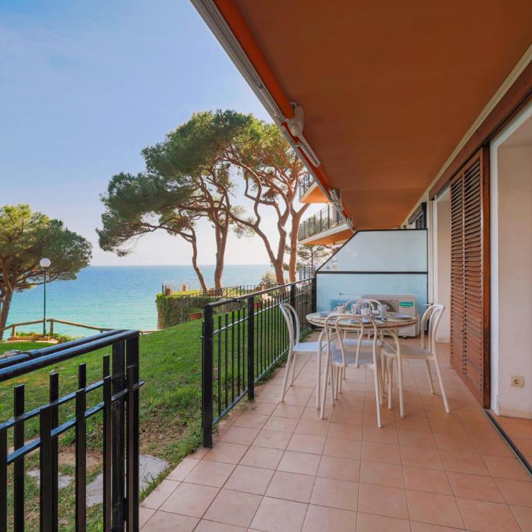 Seafront Views Apartment in Platja d'Aro - Apartamento - 28