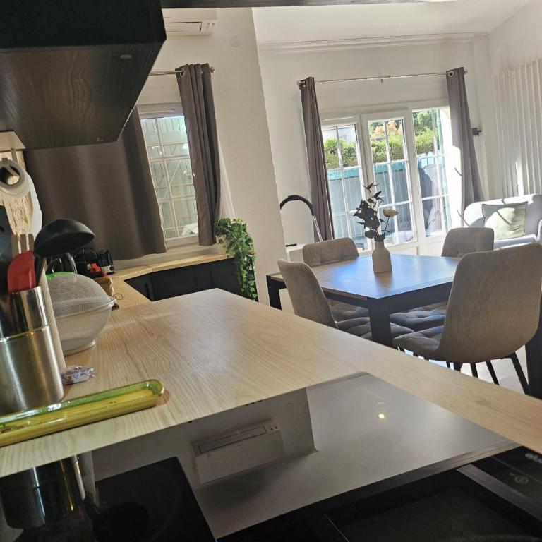 Les Bastides du Soleil, Swimming Pool & Beach within Walking Distance - Appartement 2 Chambres avec Terrasse et Vue sur la Mer - 16