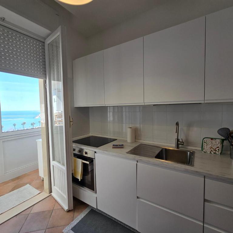Tra il Borgo Antico e il Mare - Appartamento con 2 Camere da Letto e Vista Mare - 5