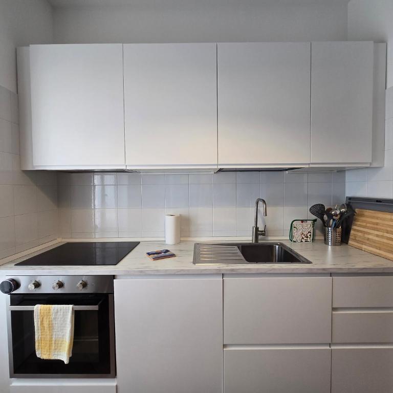 Tra il Borgo Antico e il Mare - Appartamento con 2 Camere da Letto e Vista Mare - 4