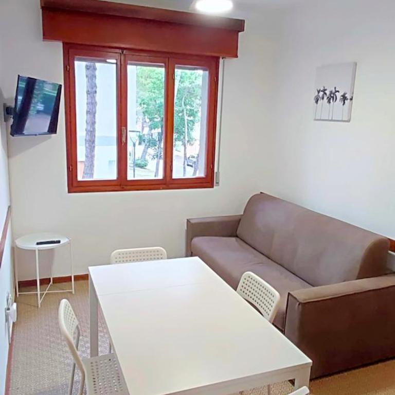 Two-room apartment 150 meters from the sea with umbrella and sunbeds! - One-Bedroom Apartment - 2