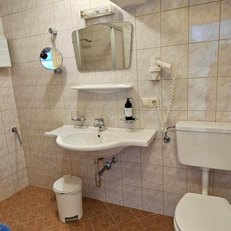 Frühstückspension Schönblick - Apartment mit 1 Schlafzimmer und Balkon - 10