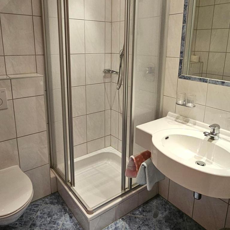 Frühstückspension Schönblick - Doppelzimmer mit Balkon - 4