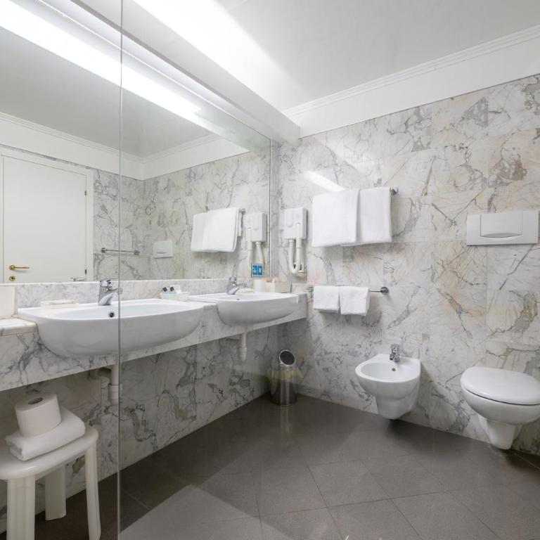 Hotel Excelsior Bay - Junior Suite con Balcone - 8