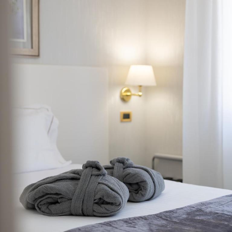 Hotel Excelsior Bay - Junior Suite con Terrazza e Vista Lago - 2